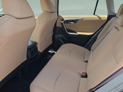 Certified 2021 Toyota RAV4 XLE AWD/4WD image 22