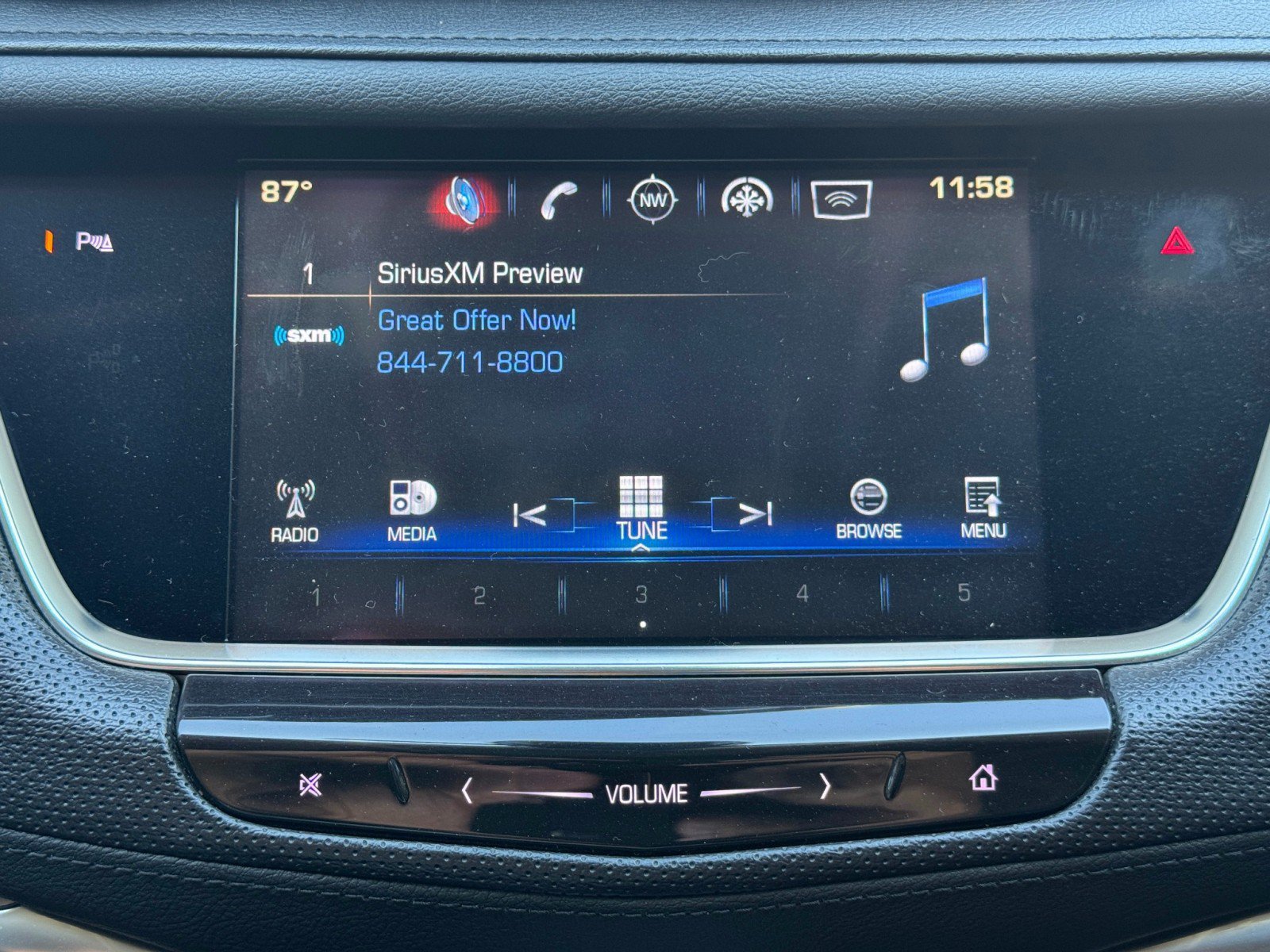 Used 2017 Cadillac XT5 Luxury w/ Driver Awareness Package FWD image 24