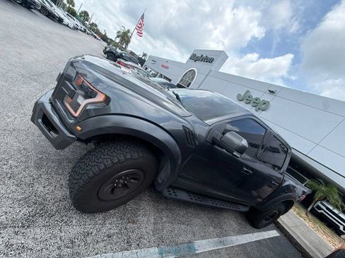 Used 2018 Ford F150 Raptor w/ Equipment Group 802A Luxury AWD/4WD image 4