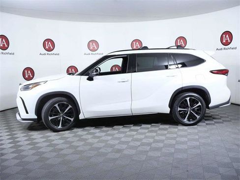 Used 2021 Toyota Highlander XSE image 5