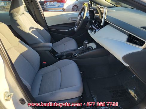 Certified 2025 Toyota Corolla SE image 14