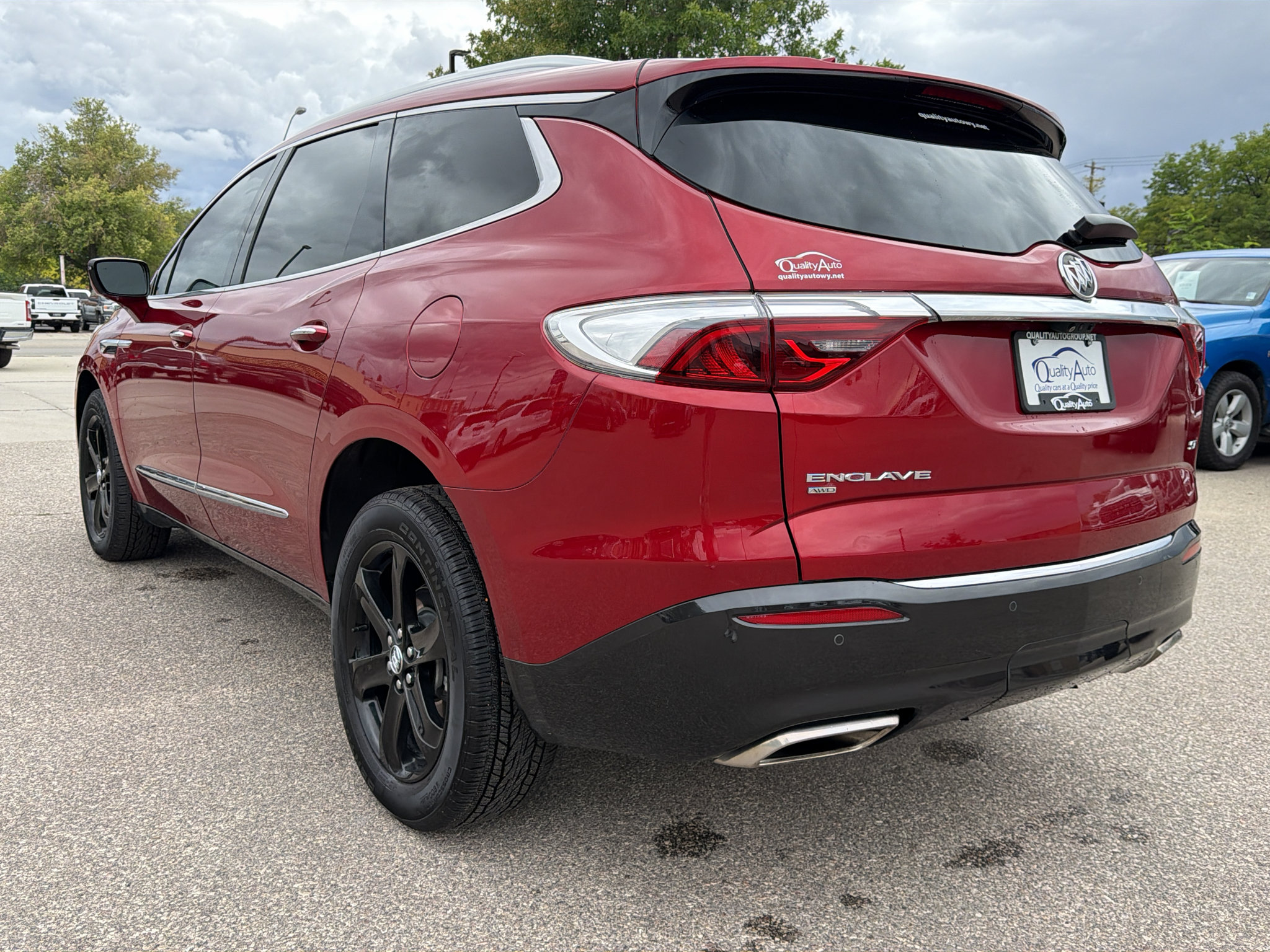Used 2024 Buick Enclave Essence w/ Sport Touring Edition AWD/4WD image 9