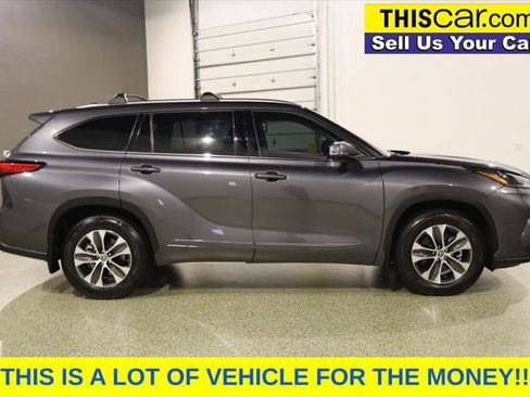 Used 2021 Toyota Highlander XLE FWD image 9