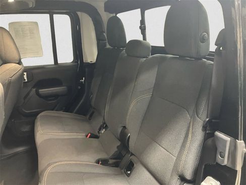 Used 2025 Jeep Gladiator Sport image 13