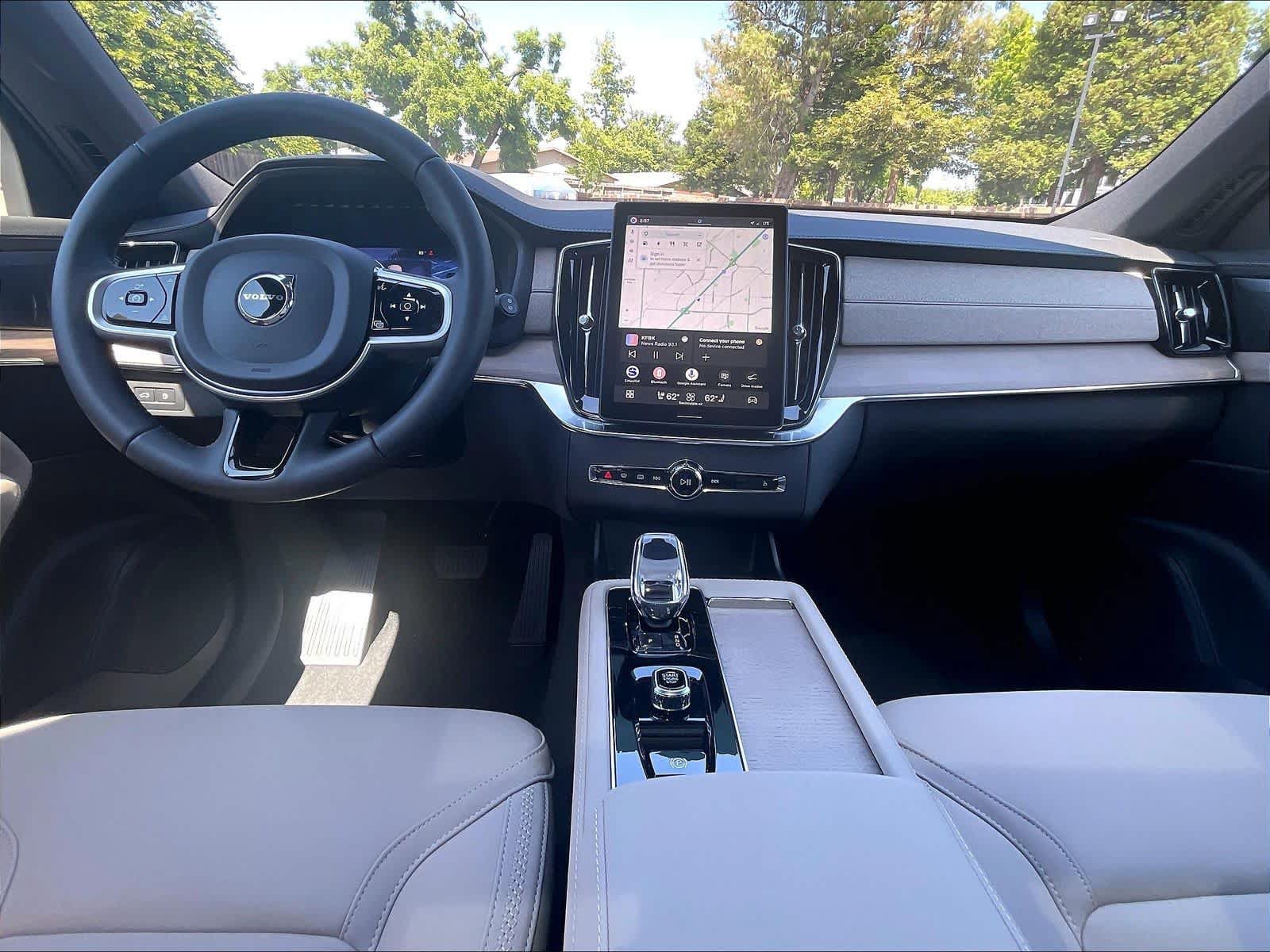 New 2026 Volvo XC90 T8 Plus w/ Protection Package AWD/4WD image 7