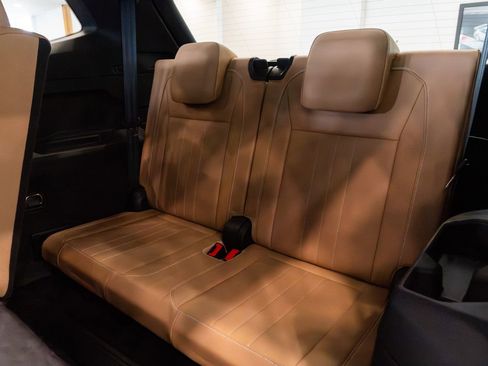 Used 2024 Volkswagen Tiguan SE R-Line image 14