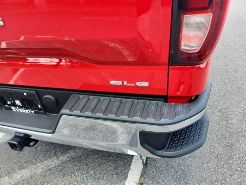 New 2026 GMC Sierra 1500 SLE image 4