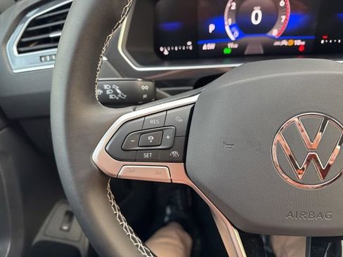 New 2024 Volkswagen Tiguan SE image 20
