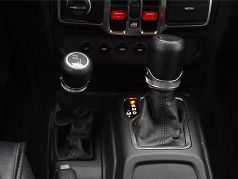 Used 2023 Jeep Wrangler Sport S image 15