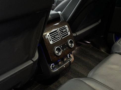 Used 2022 Land Rover Range Rover Westminster Edition image 18