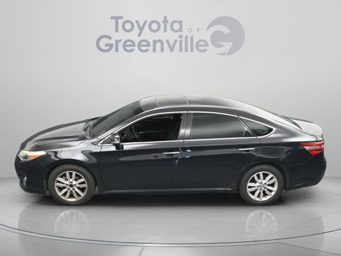 Used 2013 Toyota Avalon XLE Premium FWD image 4