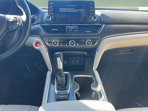 Used 2022 Honda Accord EX-L image 9