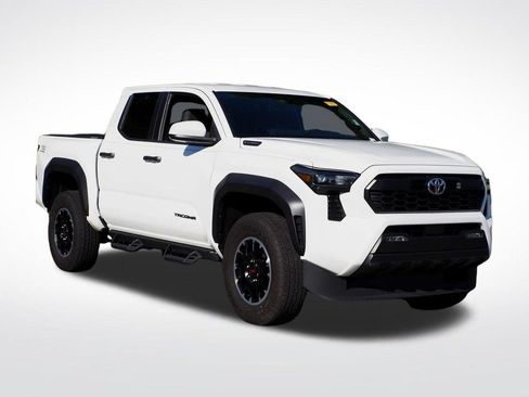 Used 2024 Toyota Tacoma TRD Off-Road AWD/4WD image 37