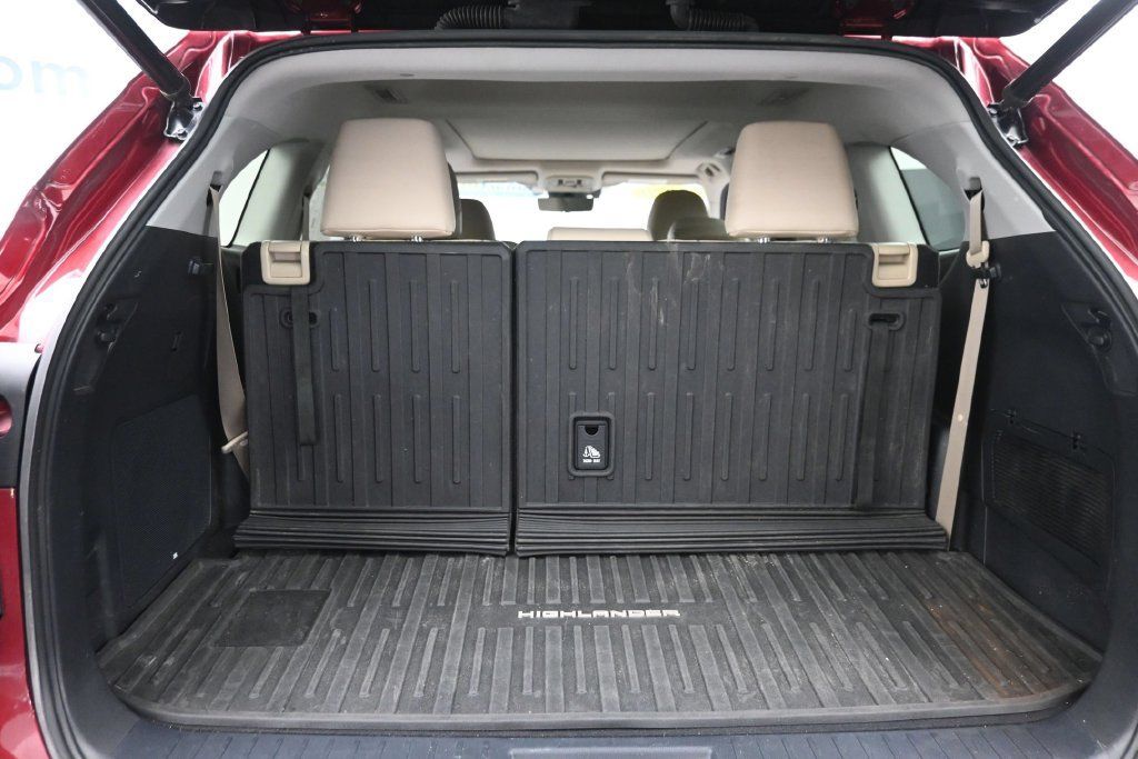 Used 2020 Toyota Highlander Platinum AWD/4WD image 12