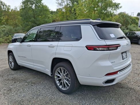 New 2025 Jeep Grand Cherokee L Summit w/ Luxury Tech Group V image 3