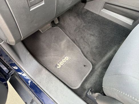 Used 2012 Jeep Liberty Sport w/ Driver Convenience Group RWD image 36