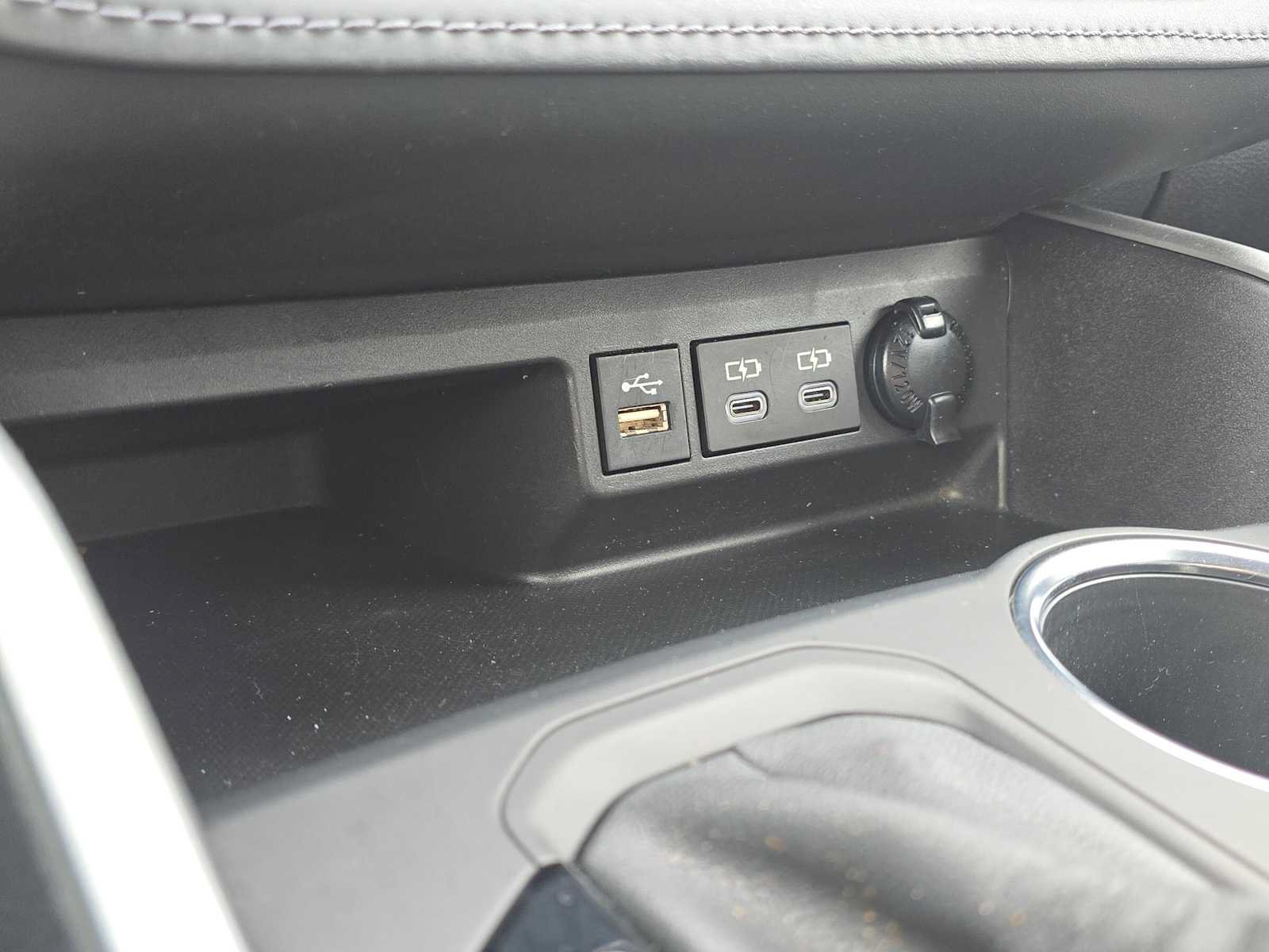 Used 2023 Toyota Highlander XLE AWD/4WD image 33