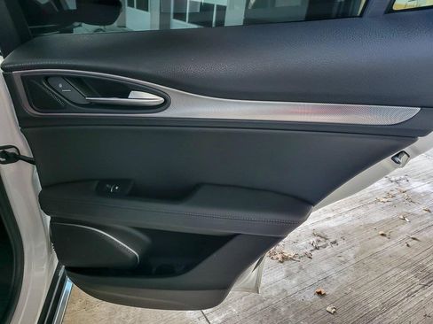 Used 2022 Alfa Romeo Stelvio Veloce image 21