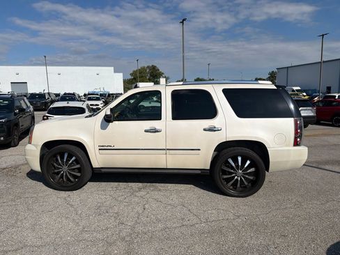 Used 2009 GMC Yukon Denali AWD/4WD image 6