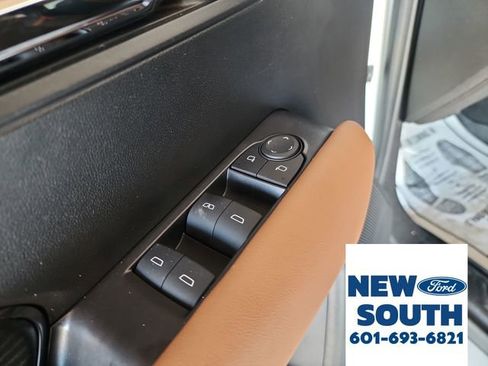 Used 2024 GMC Canyon AT4 w/ AT4 Premium Package image 10