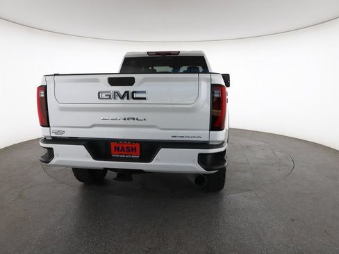 Certified 2025 GMC Sierra 2500 Denali Ultimate w/ Max Trailering Package AWD/4WD image 11