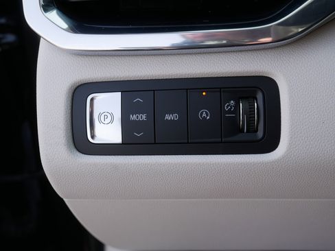 Certified 2025 GMC Acadia Denali w/ Super Cruise Package image 26