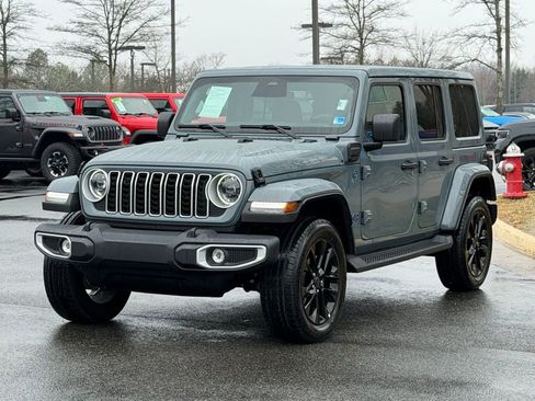 Used 2025 Jeep Wrangler Unlimited Sahara image 3