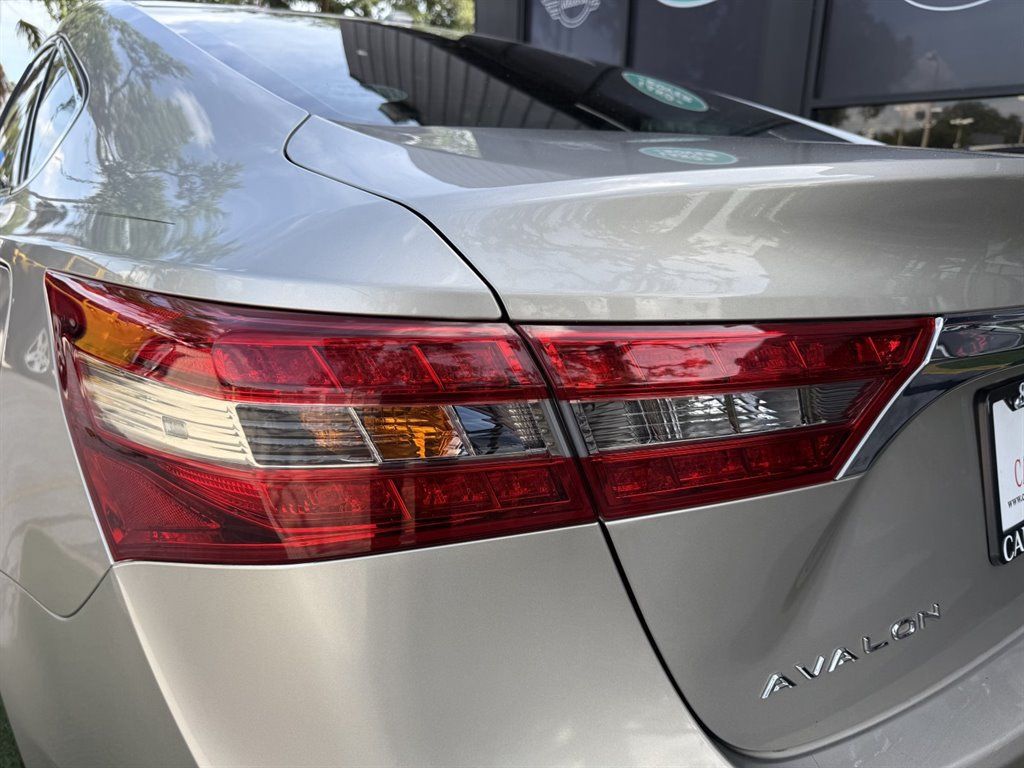 Used 2016 Toyota Avalon Touring FWD image 11
