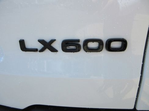 Used 2024 Lexus LX 600 F Sport AWD/4WD image 9