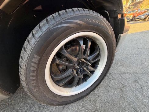 Used 2001 Chevrolet Silverado 1500 LS image 7