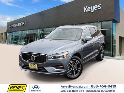 Used 2018 Volvo XC60 T8 Momentum AWD/4WD image 1
