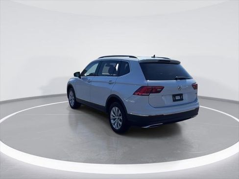 Used 2018 Volkswagen Tiguan SE w/ Panoramic Sunroof Package image 6
