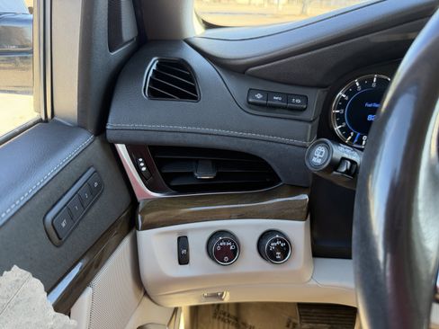 Used 2020 Cadillac Escalade Premium Luxury image 58