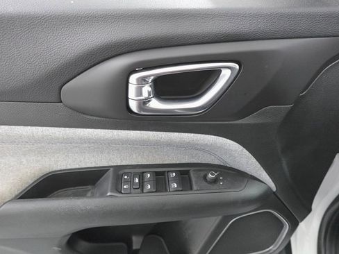 Used 2022 Jeep Compass Latitude image 8