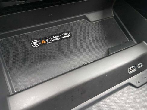 Certified 2025 Chevrolet Suburban Z71 w/ Comfort Package image 13