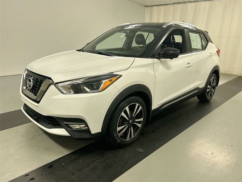 Certified 2019 Nissan Kicks SR w/ SR Premium Package image 5