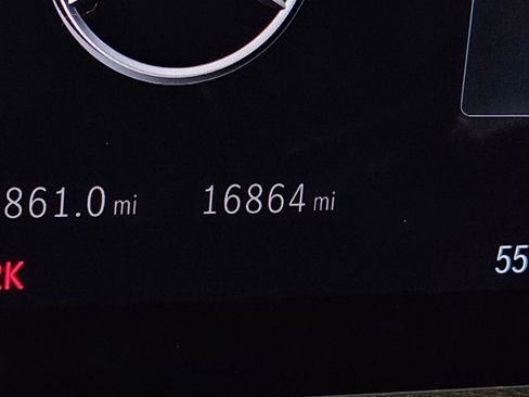 Used 2024 Mercedes-Benz GLB 250 image 31