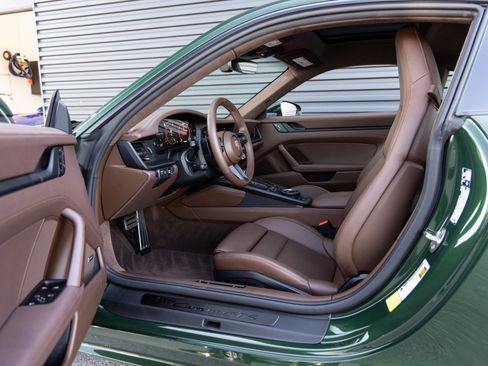 Certified 2026 Porsche 911 Carrera GTS image 23