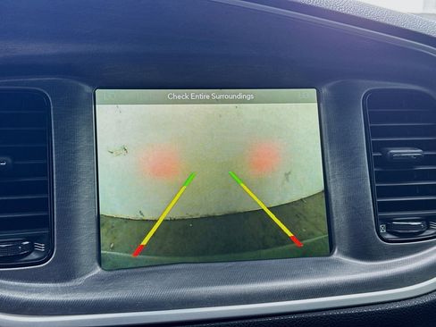 Used 2017 Dodge Charger R/T image 10