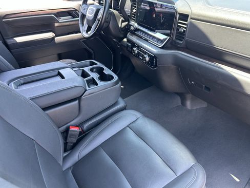 Certified 2025 GMC Sierra 1500 SLT AWD/4WD image 12