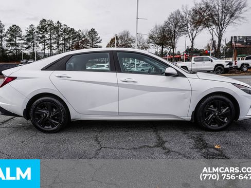 Used 2023 Hyundai Elantra SEL image 11