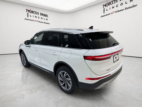 New 2026 Lincoln Corsair Premiere FWD image 25