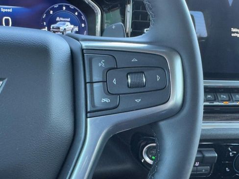 Used 2025 Chevrolet Silverado 1500 LT Trail Boss w/ Convenience Package II image 18