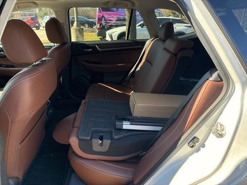 Used 2018 Subaru Outback 3.6R Touring w/ Popular Package #3 image 4