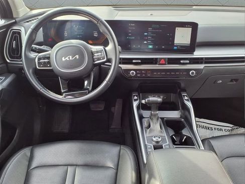 Used 2024 Kia Sorento S FWD image 16
