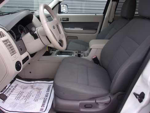 Used 2009 Ford Escape 4WD Hybrid image 12