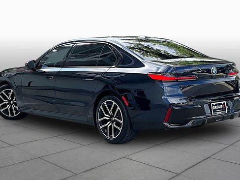 Used 2023 BMW 740i w/ Parking Assistance Package RWD image 10
