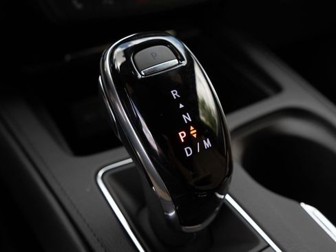 Used 2024 Cadillac XT4 Luxury w/ Cold Weather Package image 14