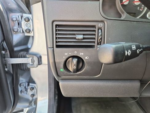 Used 2006 Chrysler Crossfire Limited RWD image 23
