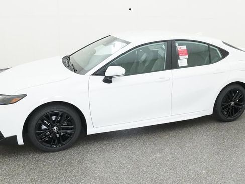 New 2026 Toyota Camry SE FWD image 2